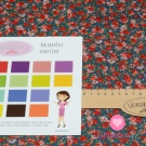 Viskózový úplet potisk drobné červené a růžové květy na modré jeans 