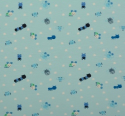 Úplet potisk hmyzíci a bílé kytičky na světle modré