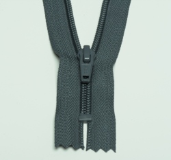 Zip spirálový nedělitelný šedý tmavší 18 cm