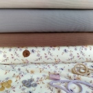 Fialová kytice na smetanove