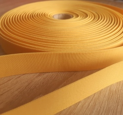 Pruženka barevná žlutá s nádechem do hořčicové 25 mm