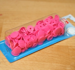 Patentky plastové Color snaps růžové sytější