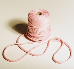 Šňůra kulatá oděvní PES 7 mm starorůžová světlá