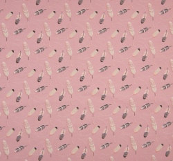 Úplet potisk rozházená pírka na růžové