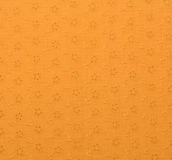 Dvojitá gázovina / mušelín vyšívané kytičky na tmavě žluté 