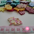 Knoflík zajíček žlutý s ornamenty