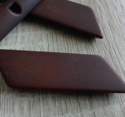 Oliva imitace dřeva, podlouhlá, hnědá matná