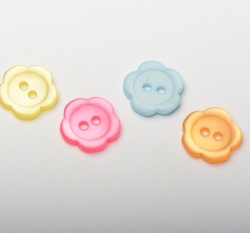 Knoflík dětský, kytička žlutá - větší