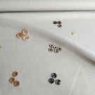 Přírodní knoflíčky na béžové