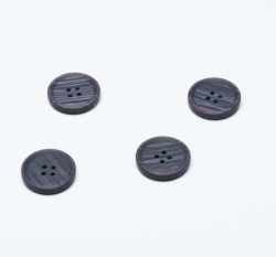 Knoflík kulatý, čtyřdírkový tmavě fialový 20 mm