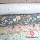 Úplet potisk květiny a lístky na šedé