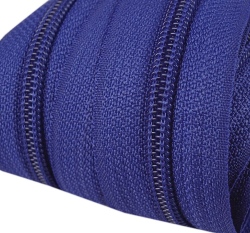 Metrážový zip spirálový 5 mm královská modrá