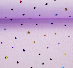 Jemný růžový tyl s barevnými srdíčky