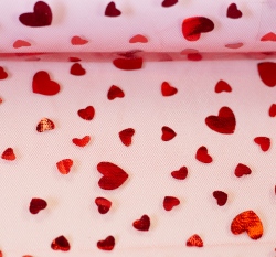 Jemný růžový tyl s červenými srdíčky