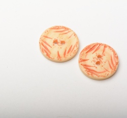 Knoflík kulatý, červený s lístečky - velký