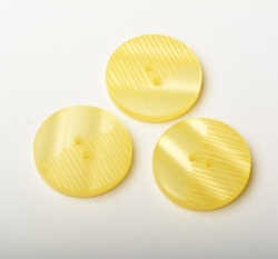 Knoflík kulatý, perleť, žlutý, z poloviny vroubkatý - velký