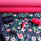 Noční louka plná barev