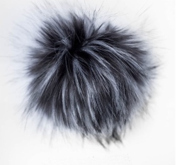 Bambule na čepici černý, bílý šedý chlup