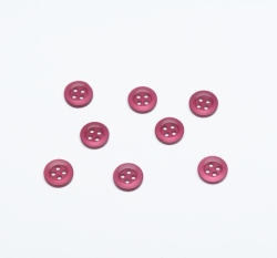 Knoflík kulatý, čtyřdírkový vínový