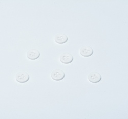 Knoflík hladký, lesklý, čtyřdírkový, bílý 12mm 