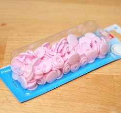 Patentky plastové Color snaps růžové dětské