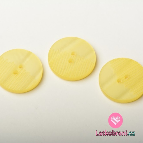 Knoflík kulatý, perleť, žlutý, z poloviny vroubkatý - střední