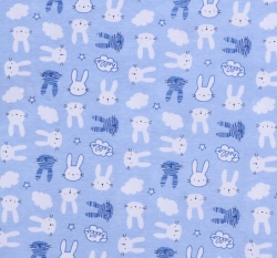 Bavlněný oboulícní úplet zajíčci na světle modré 