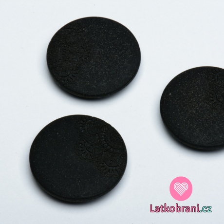 Knoflík kulatý, černý s krajkovou mandalou