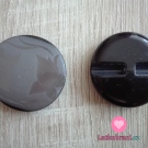 Knoflík kulatý černo - stříbrný s lesklými květy