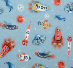 Úplet potisk rakety ve vesmíru na modré