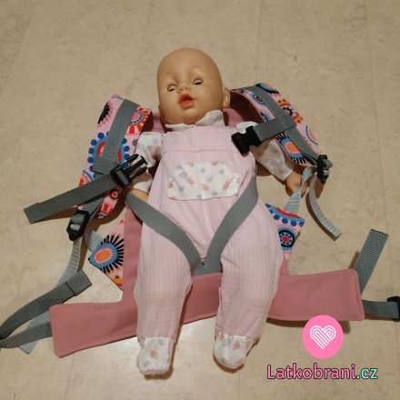 Softshellova manduca pro panenku..s kapsickami na drobnosti