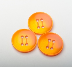 Knoflík kulatý, čtyřdírkový jasně oranžový