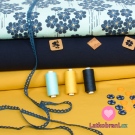 Úplet potisk tmavě modré květy na mintovém podkladu