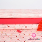 Úplet červené proužky, moře a přátelé na bílé 