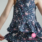 Úplet potisk tančící baletka na tmavě modré