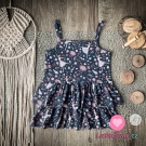 Úplet potisk tančící baletka na tmavě modré