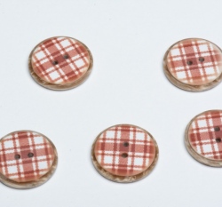 Knoflík imitace dřeva hnědý károvaný vzor na bílé