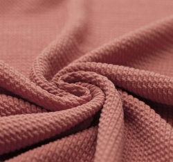 Jednobarevný úplet s 3D strukturou 