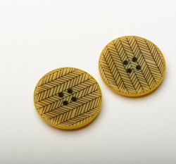 Knoflík kulatý, čtyřdírkový, okrový s 