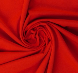 Jednobarevný úplet sytě červený