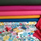 Vintage luční kvítí na bílé